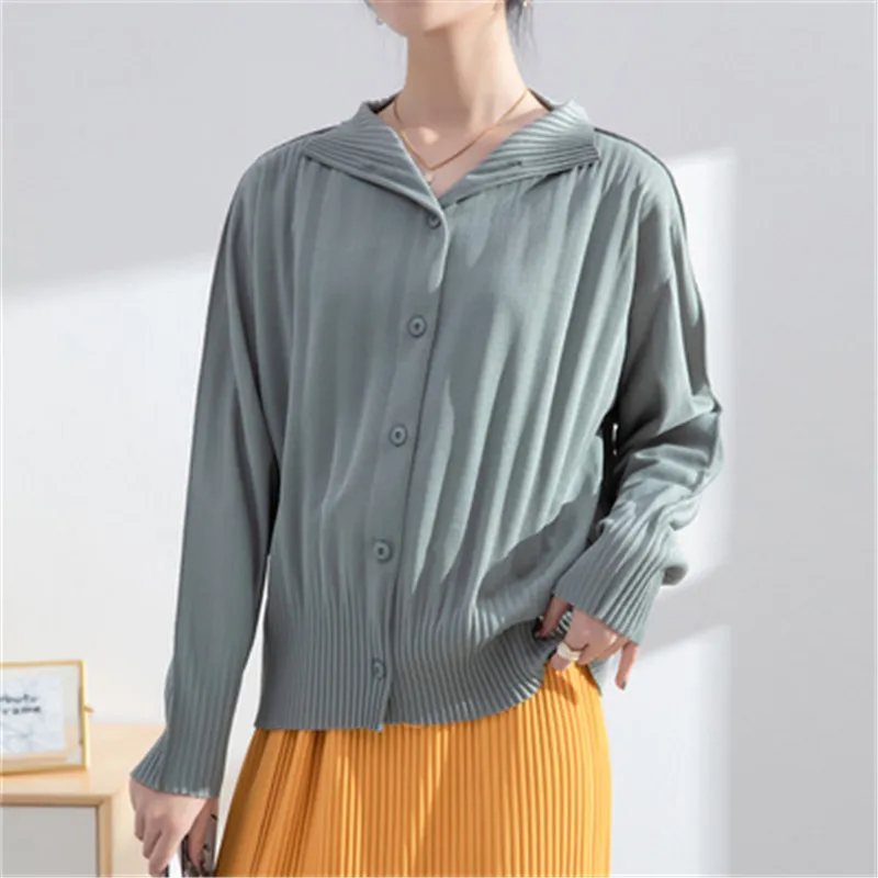 Miyake fold women's small coat for fall 2021 new loose large size fashion cardigan single-breasted stand-up collar beautiful top