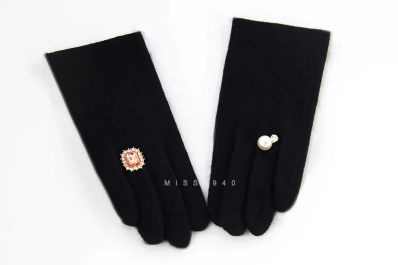 Winter Pearl Gem Wool Knit Warm Touch Screen Mittens Female Double Layer Plus Plush Thick Cashmere Driving Soft Black Glove H24