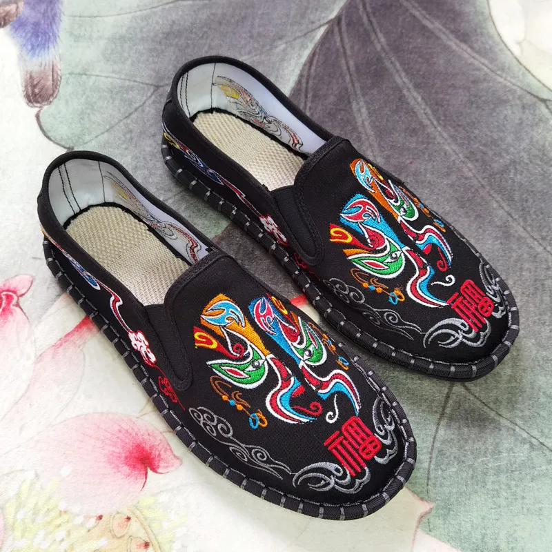 Hot Sale Dragon Tiger Retro Canvas Shoes Men Chinese Style Mens Embroidered Shoes Comfortable Slip On Men Loafers Shoes Causal