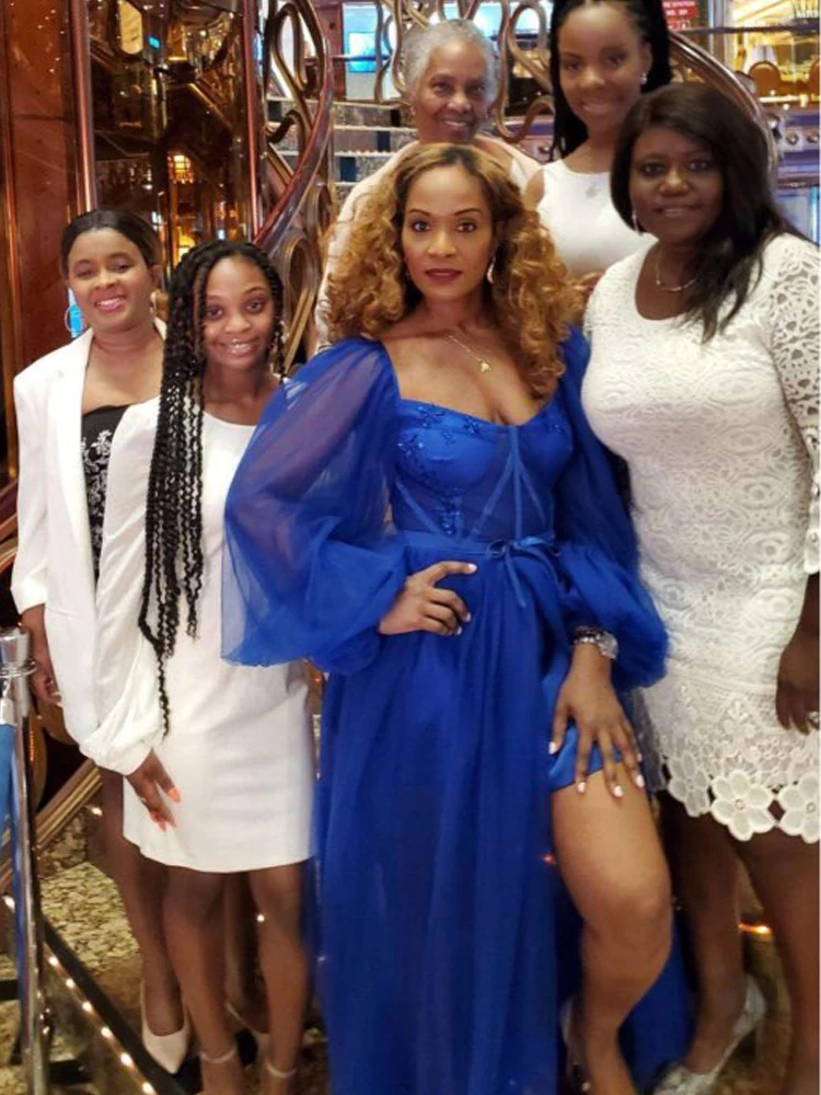 Lorie Blue Ballkleider lange üppige Abendkleid Puff ärmel rücken frei formelle Abend Ballkleider Beauty Kleider 2024 angepasst