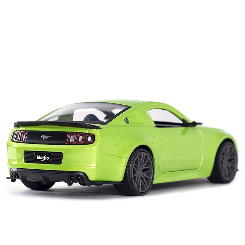 Maisto 1:24 2014 Ford Mustang Street Racer Sports Car Static Die Cast Vehicles Collectible Model Car Toys