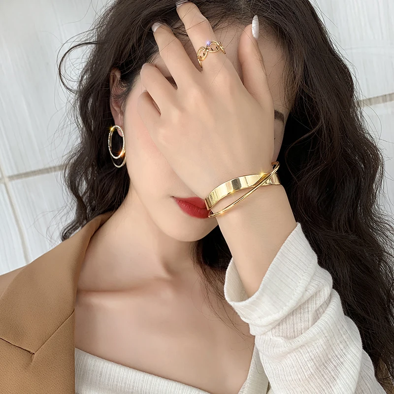 HUANQI 2020 New Korean Simplicity Line Glossy Double Layer Metal Fashion Bracelet Jewelry Bangle for Women Girls Party