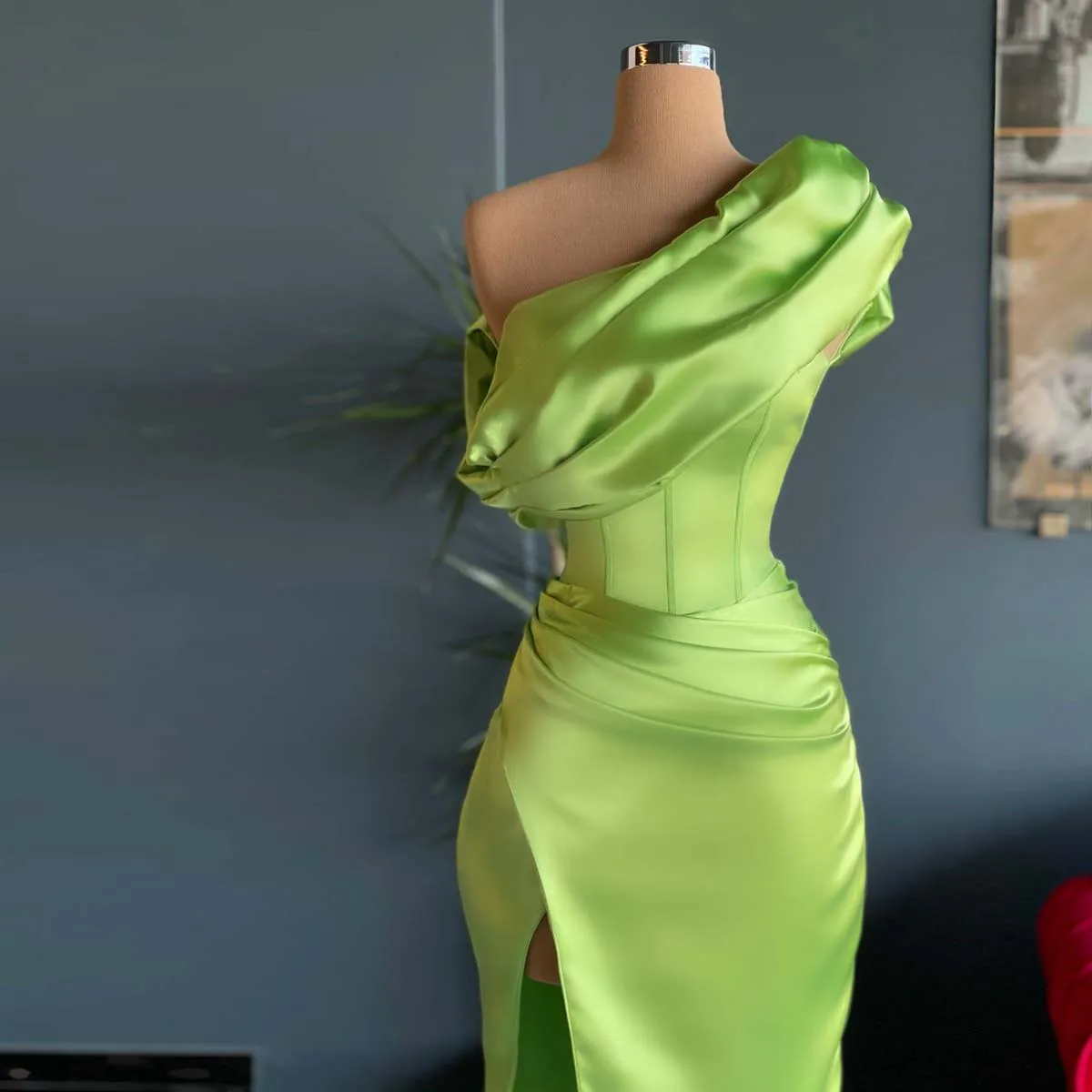 New Green Unique Elegant Long Prom Dress One Shoulder Sleeveless Split Satin Party Dresses Plus Size Women Formal Evening Gowns