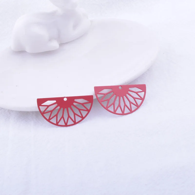 50 Stück AC11362 16*30mm Halbrunde Blumenanhänger Filigran Ausgehöhlter Anhänger DIY Schmuck Ohrring Herstellung – Detail 6