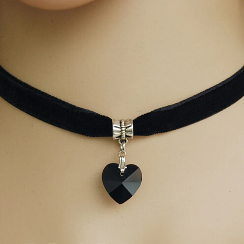 New 1pcs Gothic Velvet Heart Crystal Choker Handmade Necklace Pendant Retro 80 90s