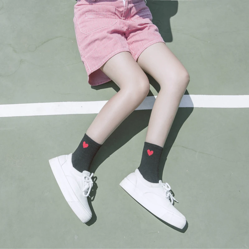 Women Socks Cotton Short Socks Harajuku Novelty Love Heart Pattern Socks Hip Hop Solid Color Cute Socks Black White Sokken Soks