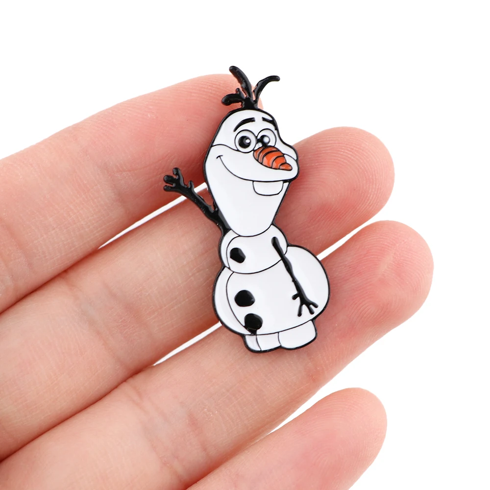 YQ260 Movie Frozen Snowman Olaf Pin Cartoon Badge Cute Brooch for Jeans Scarf Tops Lapel Pin Icons Jewelry Friends Kid Best Gift