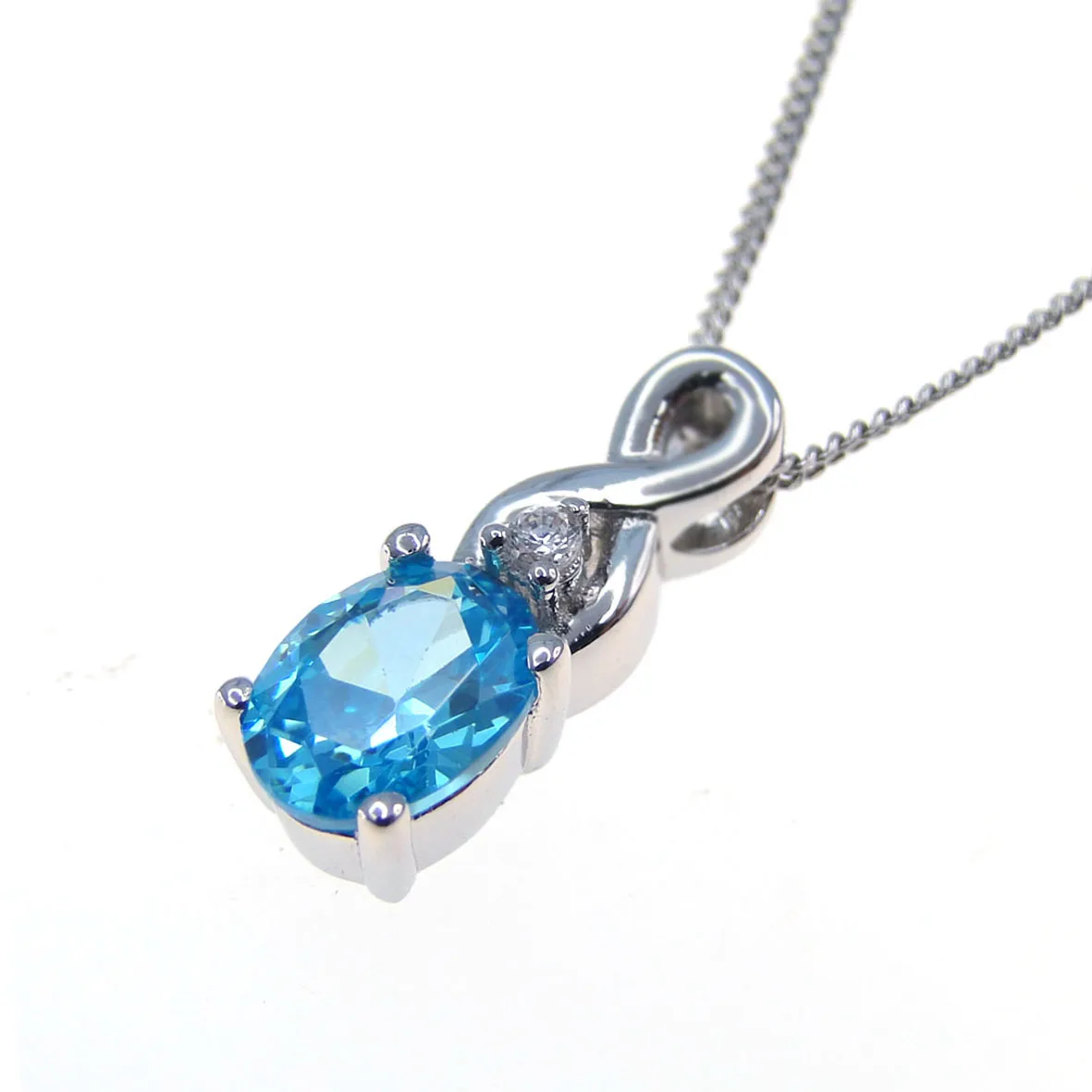 Classic Elegant Oval Blue Zircon Pendant Send Lady