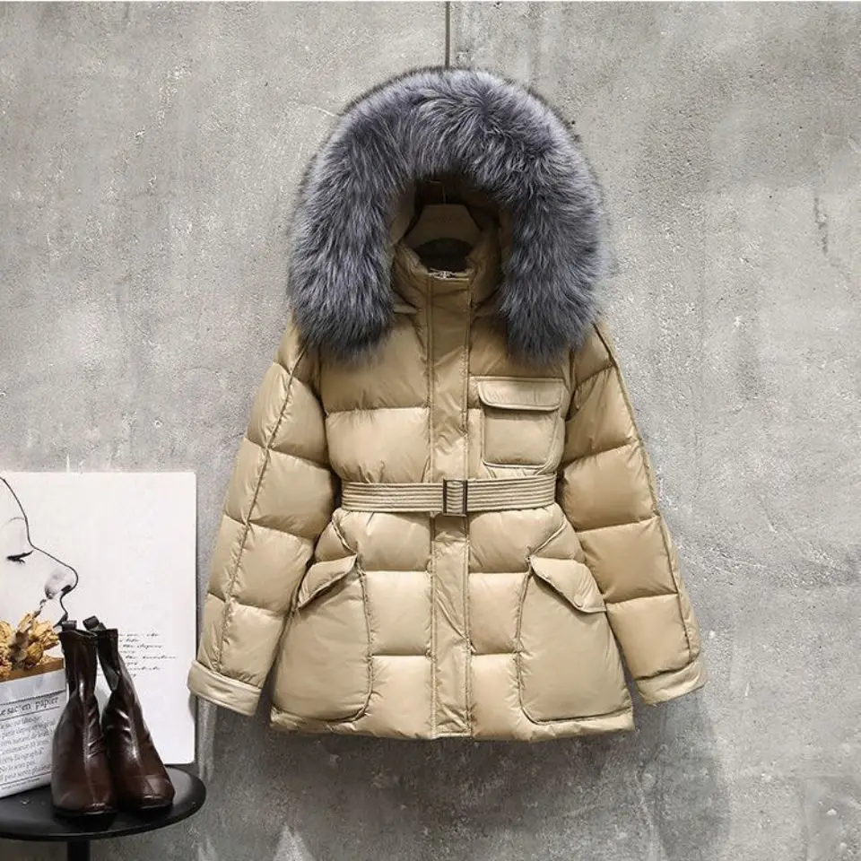 

2021 Women 90% White Duck Down Coats Large Natural Fox Fur Hooded Winter JacketThick Warm Parkas Sash Tie Up Short Snow Coat