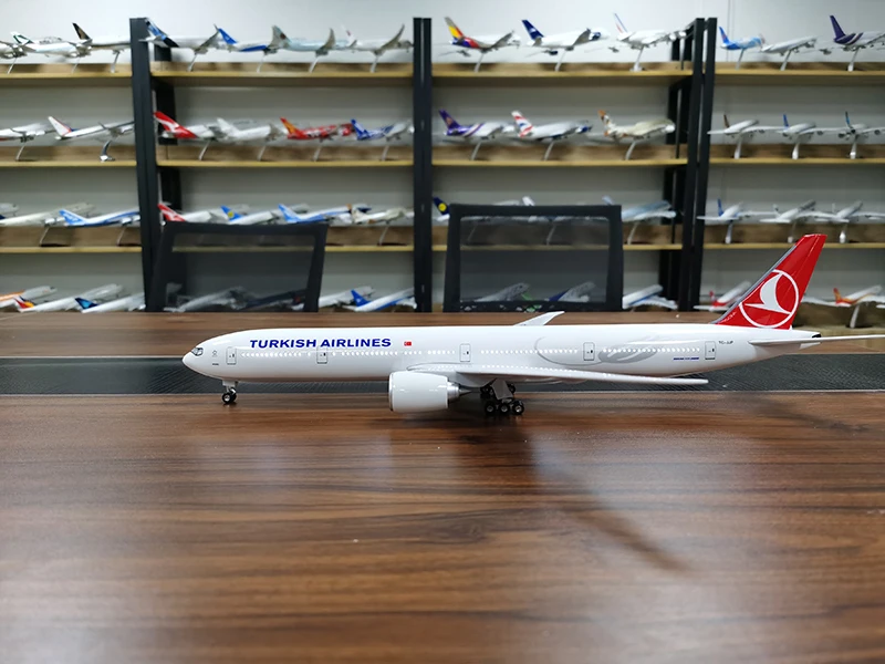 47CM 1/157 Scale Turkish Air Airlines 777 B777 Aircraft Model W Light and Wheel Landing Gear Diecast Plastic Resin Plane