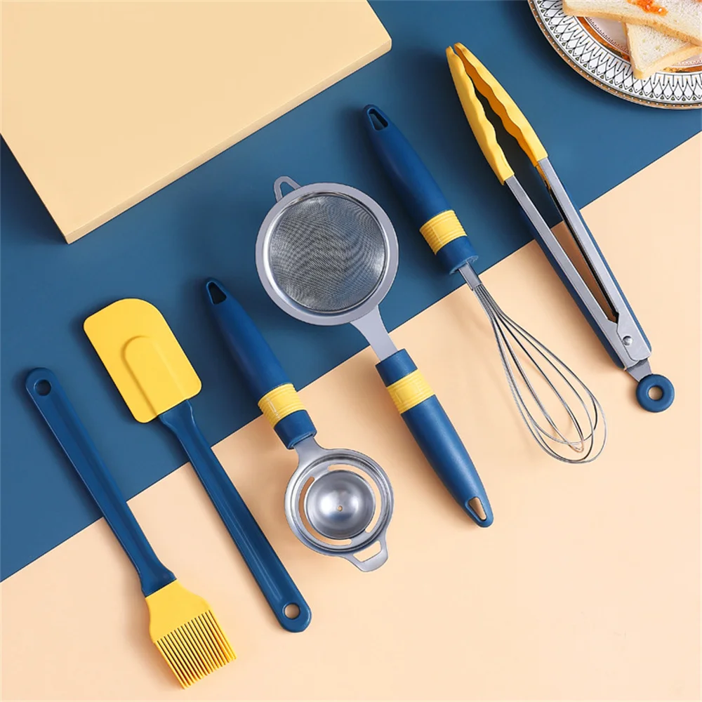 6 in 1 Multifunctional Baking Tool Set High Temperature Whisk Filter Colander Cake Silicone Scraper Oil Brush Food Clip