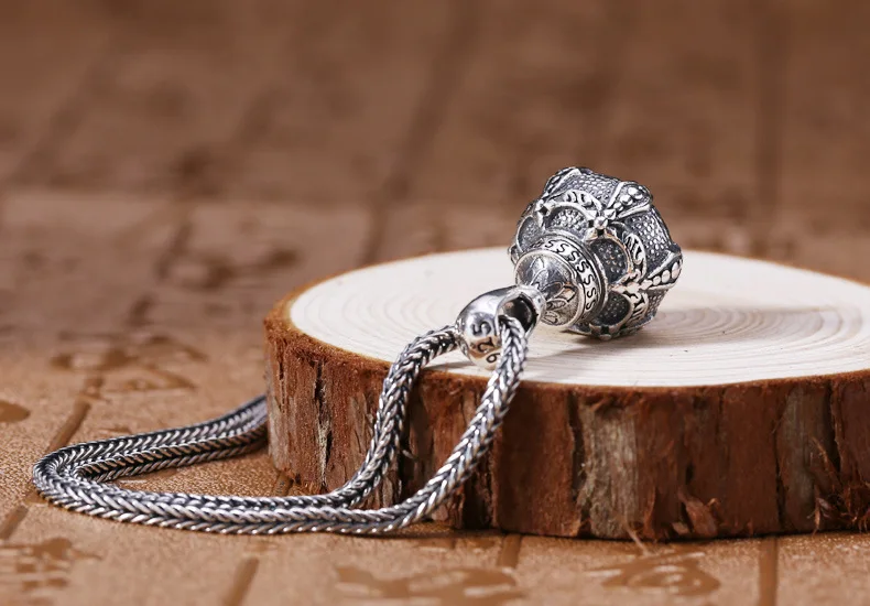 Real 925 sterling silver vintage Thai silver crown silver pendant can hold things Shurangama curse box pendan