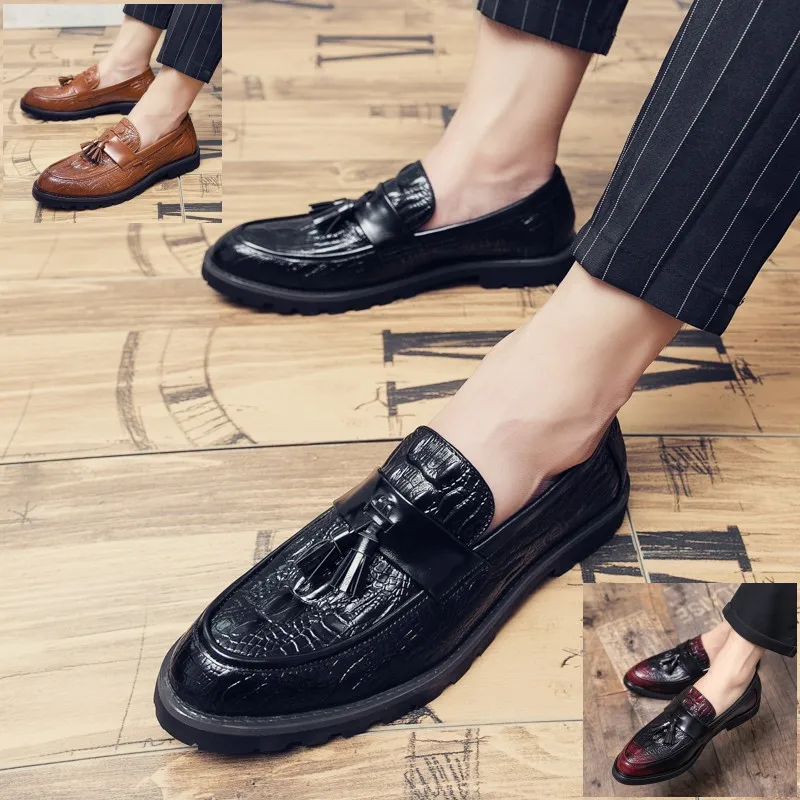 2022New Men Leather Casual Shoes Man Fashion Slip-On Luxury Embroidery Suede Leather Shoes Trend Loafers Big-toed Shoes