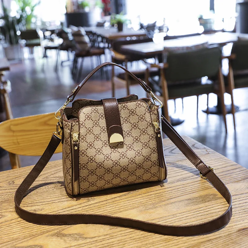 

Women Bag 2022 New Trend With Top Handle Luxury Female Shoulder Crossbody Bags Leather Vintage Fashion Small Plaid Handbags