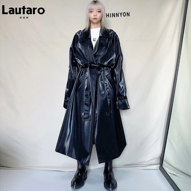 Lautaro outono longo oversized reflexivo brilhante à prova dtrench água patente couro trench coat para mulheres cinto solto moda coreana 2021