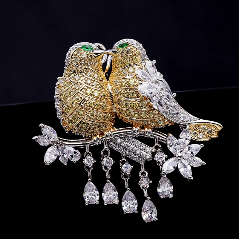 2021 New Pink Zircon Fashion Lovely Birds Brooches For Women Jewelry Gorgeous Crystal Costume Lapel Pins Animal Bird Brooch Pin