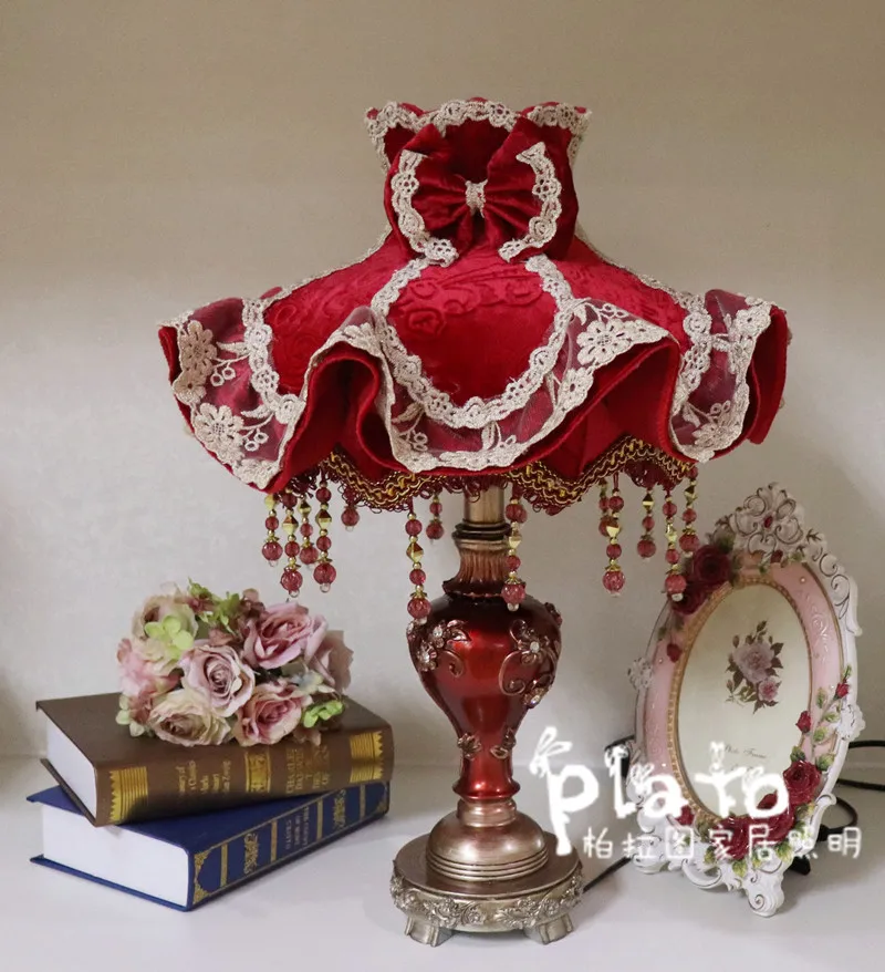 

European table lamp bedroom bedside lamp red warm Princess pastoral lace creative fashion wedding gift