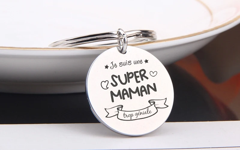 The keychain records the new key chain style of Je suis une super mom, the gift to mother is a high-quality sack charm