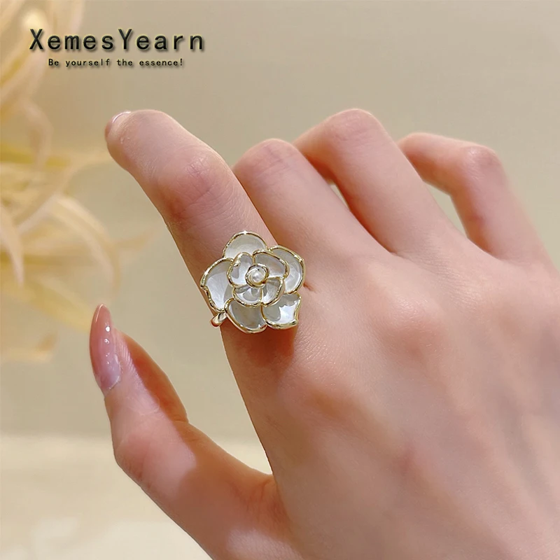 2023 New Elegant White Oil Dripping Camellia Rings For Woman Korean Fashion Flower Jewelry Party Girl\'s Sweet Rings Accessories