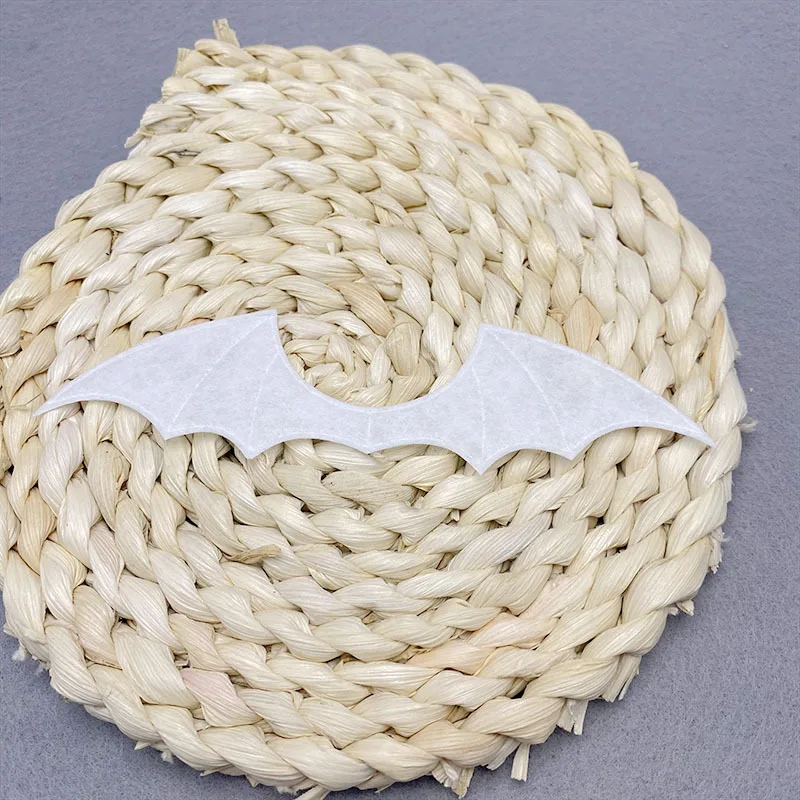45 Stück/Los 15*4CM Filzstoff Dämonen-Fledermausflügel gepolsterte Applikationen für DIY Halloween-Kostüm Vampir-Haarspangen-Dekorationsaufnäher – Detail 3