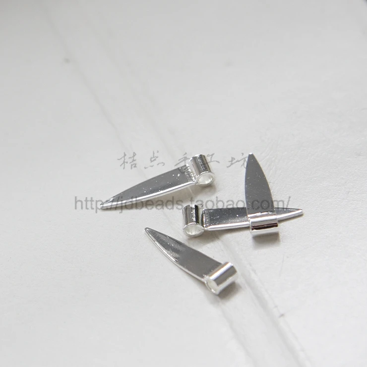 DIY Supply-Solid Brass Finding Triangle Charm - Arrow 3.5x4.5x19mm (3133C)