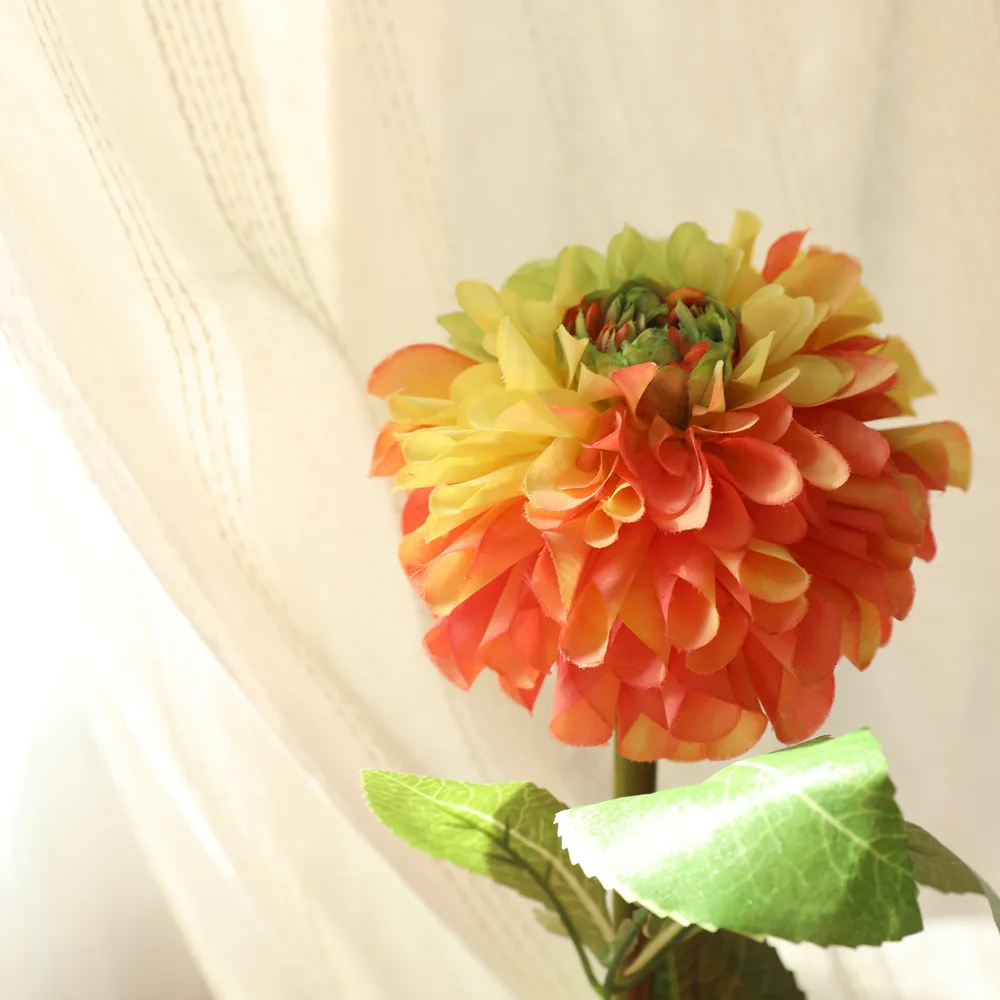 

Single Branch Dahlia Silk Flowers Decoration, Wedding Flower Wall, Home Display, Fake Flowers, Mall Window, Artificial Plants