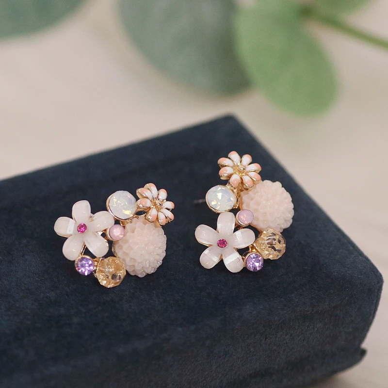 Korean Style Sweet Cute Crystal Flower Stud Earrings For Women Handmade Earrings Elegant Wedding Party Jewelry Accessories