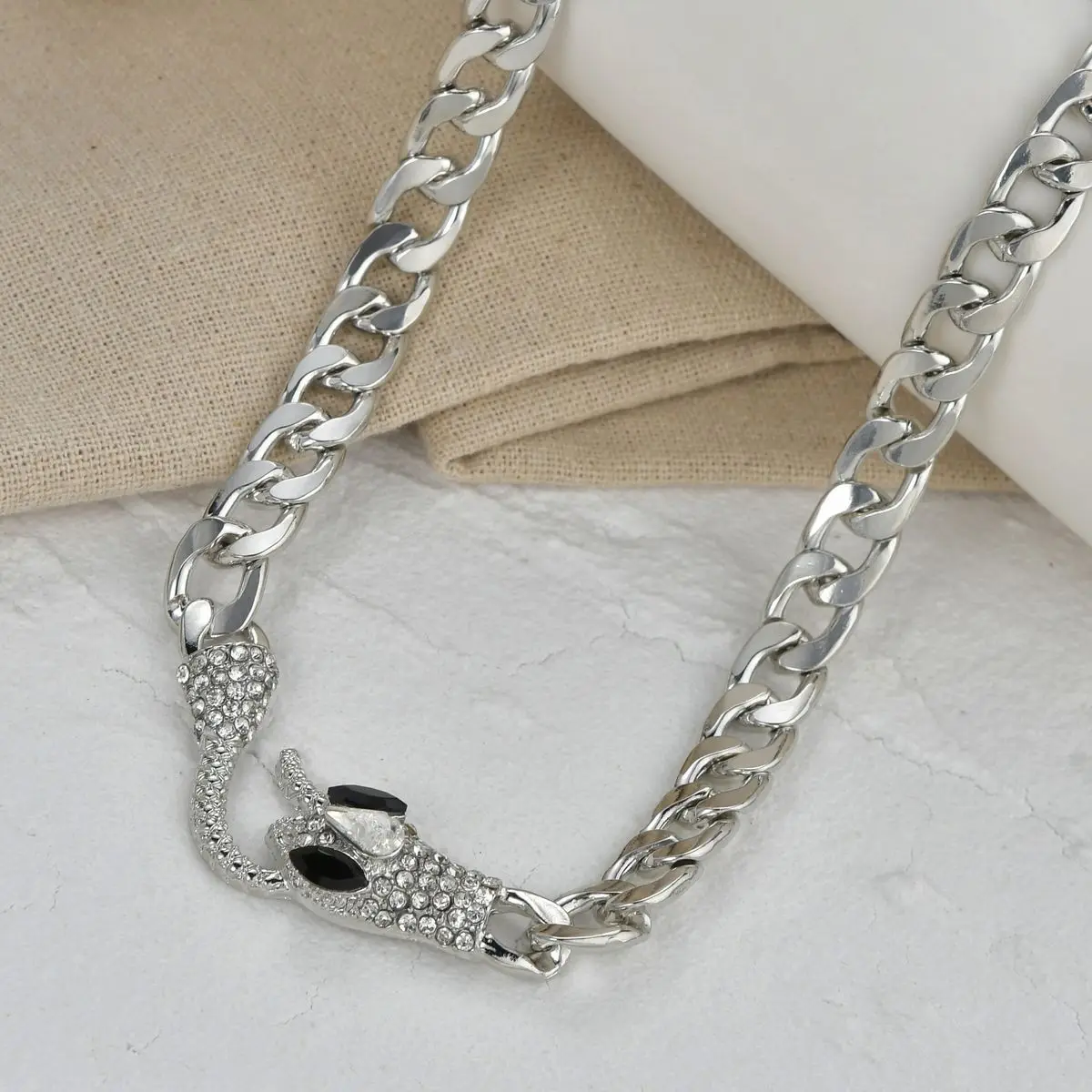 Akizoom Individuality Fashion Zircon Alloy Thick Link Chain Serpentine Snake Necklace for Women Girls Jewelry Party Gift