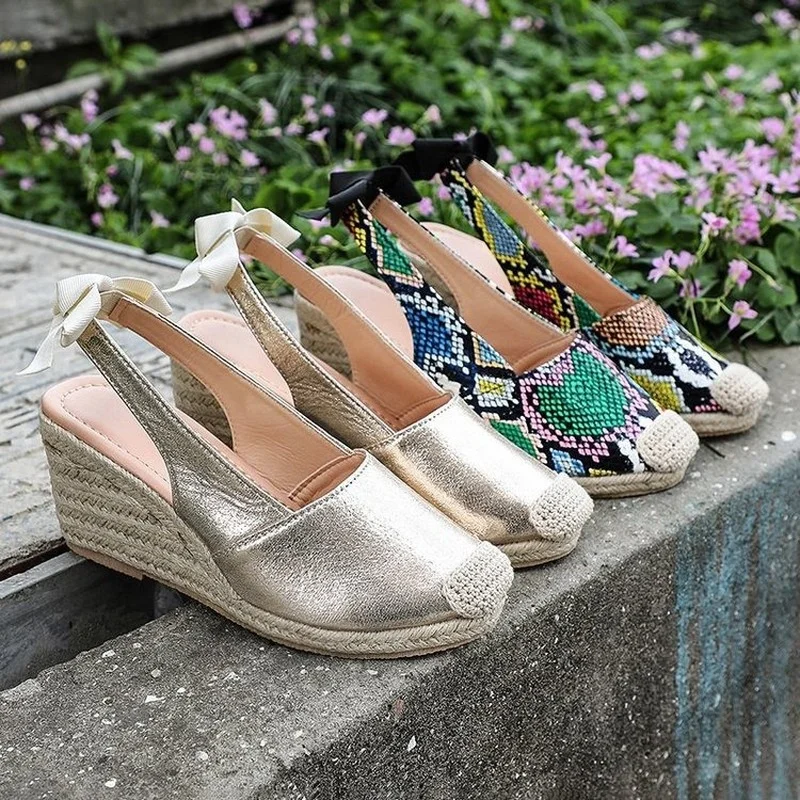 Kobiety kliny sandały Slip on Closed Toe platforma Espadrille sandały damskie serpentynowe słomiane dno letnie buty damskie