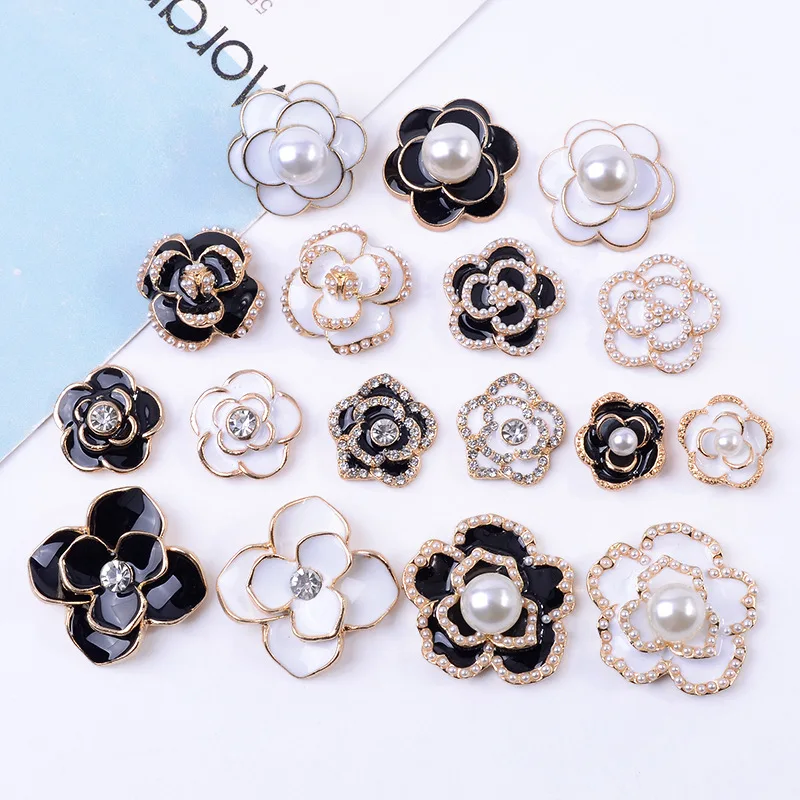 5 Pcs โลหะผสมหยดน้ำมัน Camellia Lattice เครื่องประดับเพชร Love Rose สร้อยคอสร้อยข้อมือ DIY Hand-Made รองเท้ากระเป๋าเสื้อผ้าอุปกรณ์เสริม