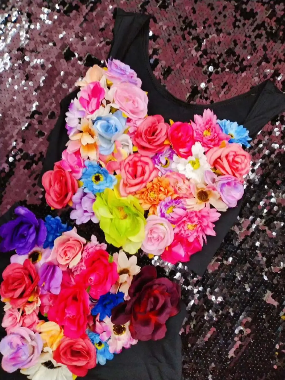 ชุดแสดงบนเวทีสมัยใหม่ ชุดดอกไม้ นักร้อง นักเต้น ชุดแฟชั่นบนเวที