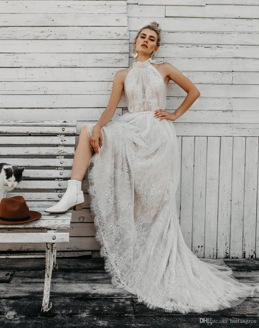 Vestidos de novia bohemios de cuello alto, línea A, con apliques de encaje, sin mangas, para playa, talla grande