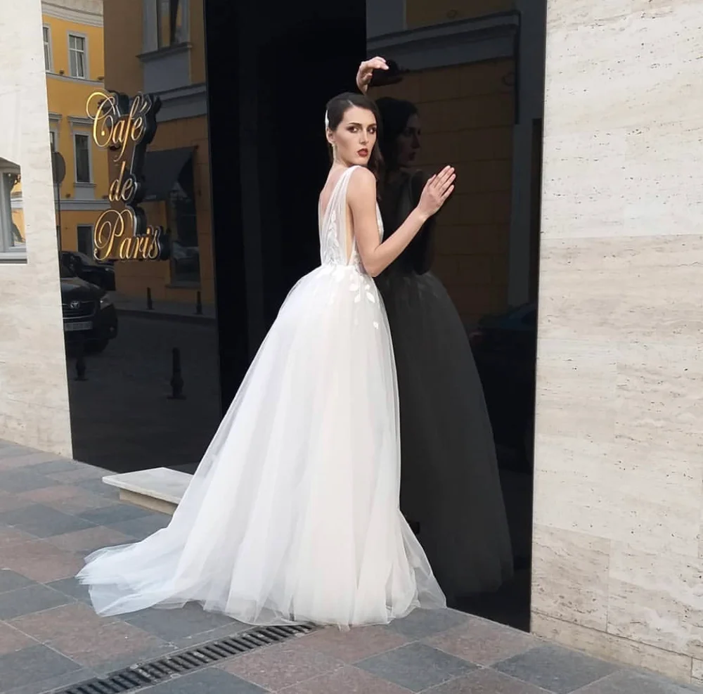 Vestidos de casamento boêmios com decote em v profundo, renda sem costas, apliques, tule Sweep Train, vestidos de noiva, 2024