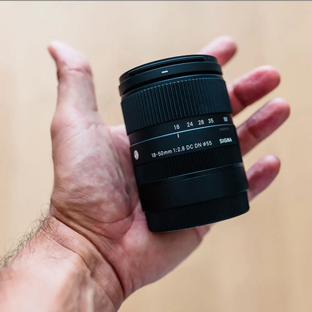 Sigma 18-50mm F2.8 DC DN contemporary lens for Sony E