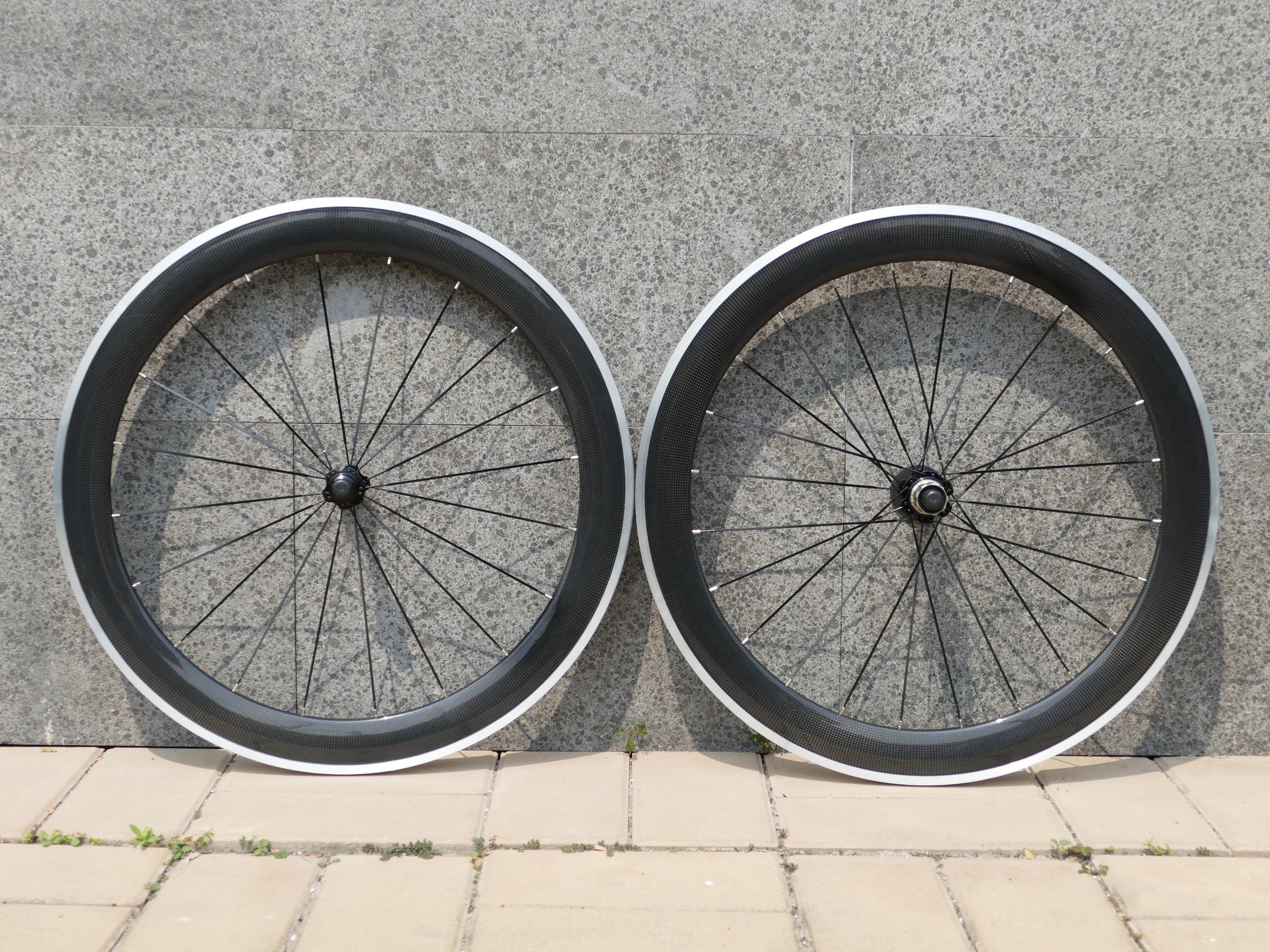 

1 Pair : 3K UD Full Carbon Fiber Matt Glossy Road Bike Clincher Wheelset 60mm - width 23mm Bicycle WHEEL Set Rim 700C Alloy Side