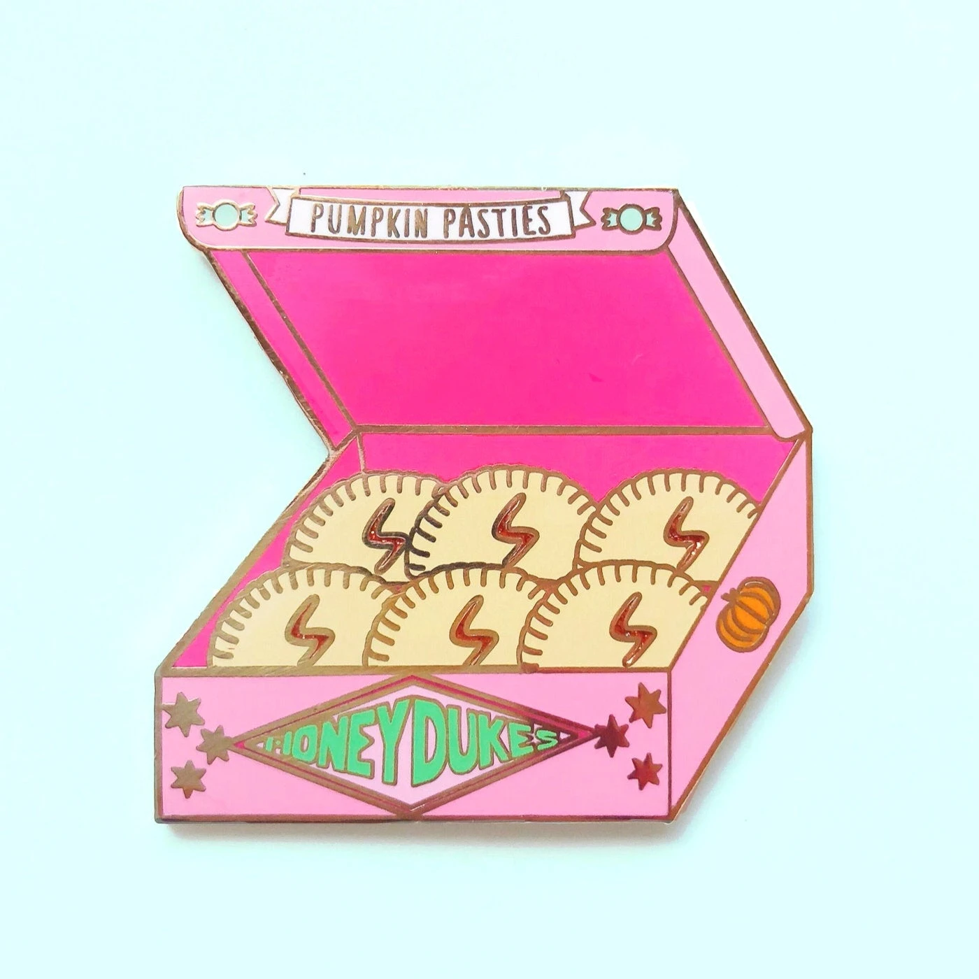 

Tasty Delicious Pumpkin Pasties Enamel Pin Kawaii Cartoon Honeydukes Dessert Brooch Accessories Unique Halloween Jewelry Gift