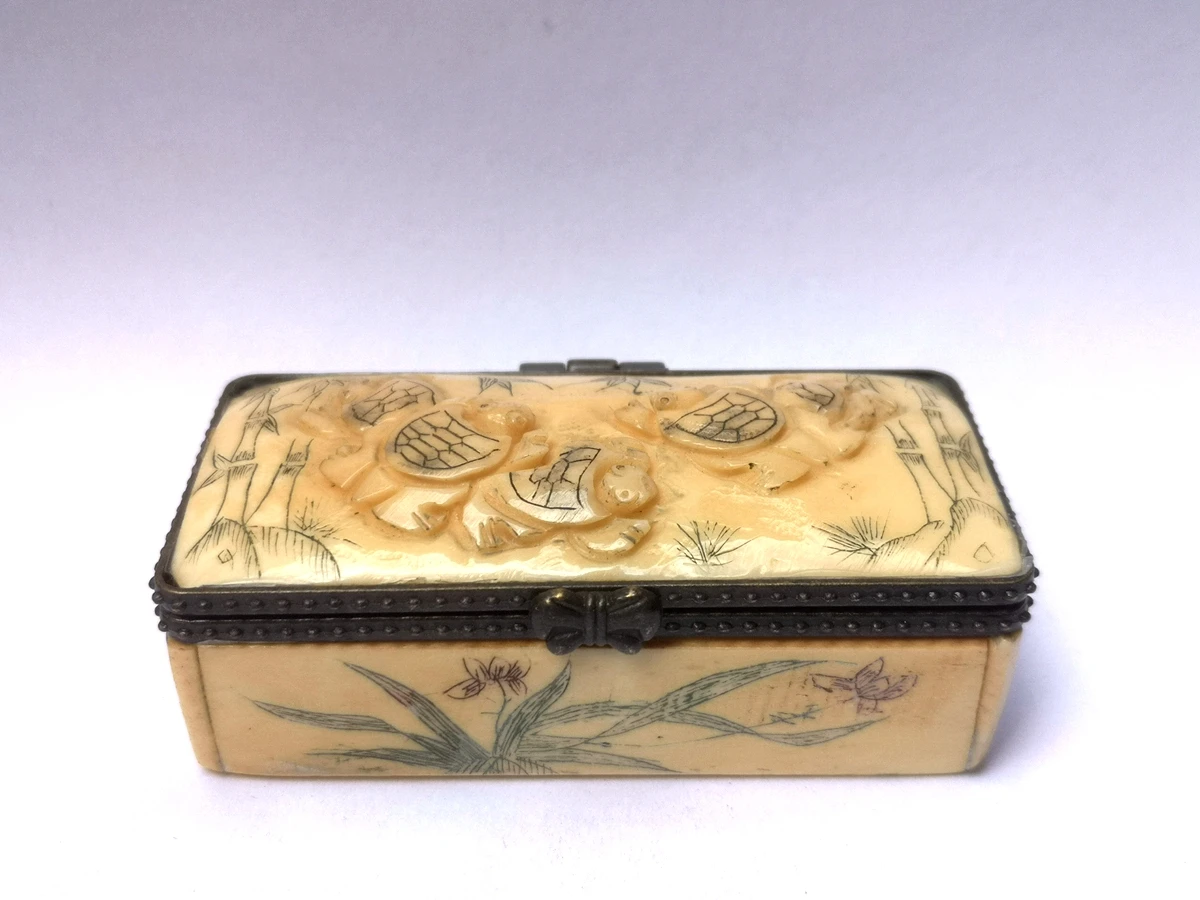 

YIZHU CULTUER ART Collection Ancient China Tibet ox Bone Hand Carved Lovely Turtle Jewelry box Family Decoration