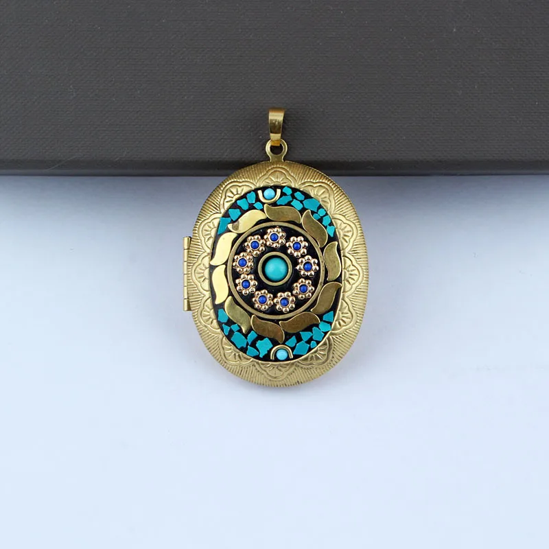 Tibetan Golden Bible Prayer Box Pendant Opening Oval Floating Photo Frame Locket Buddha Amulet Lockets for Diy Necklace Jewelry