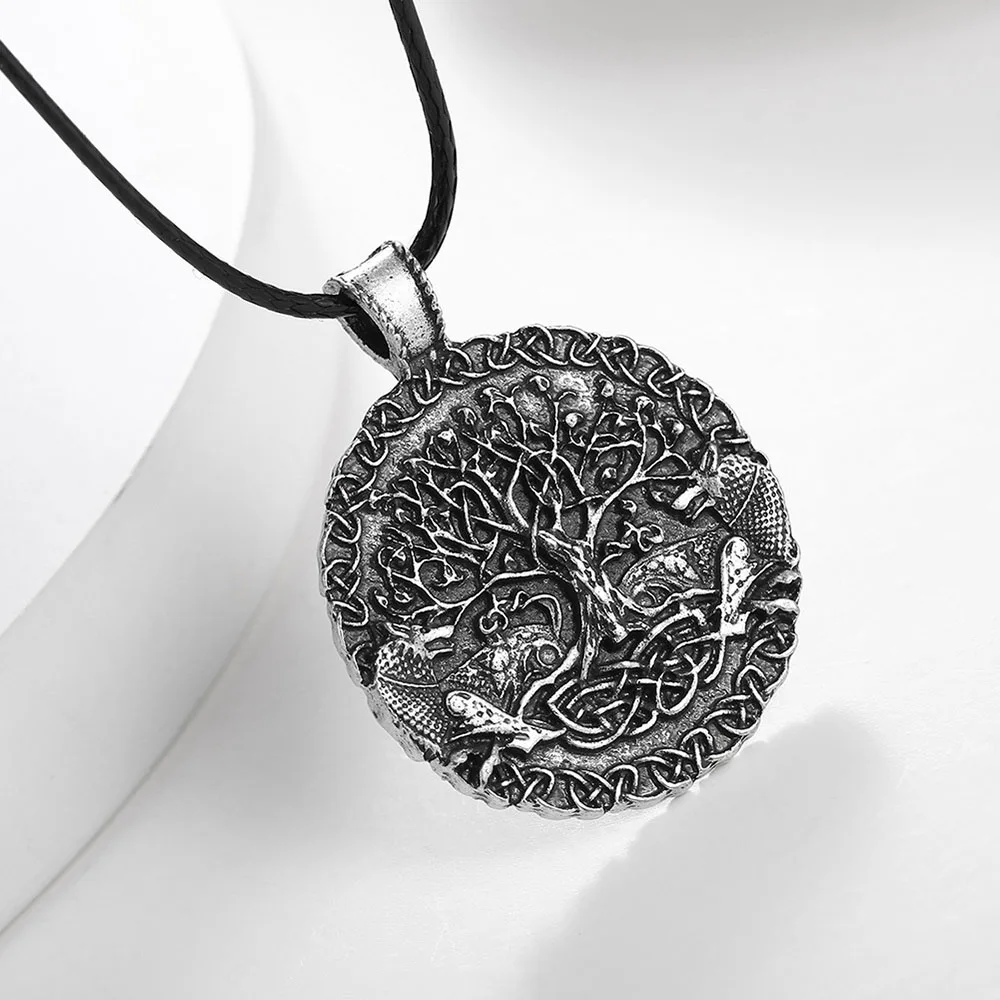 Tree Of Life And World Pendant Necklace Double Wolf Amulet Men Women Wiccan Talisman Necklaces Viking Jewelry Dropshipping