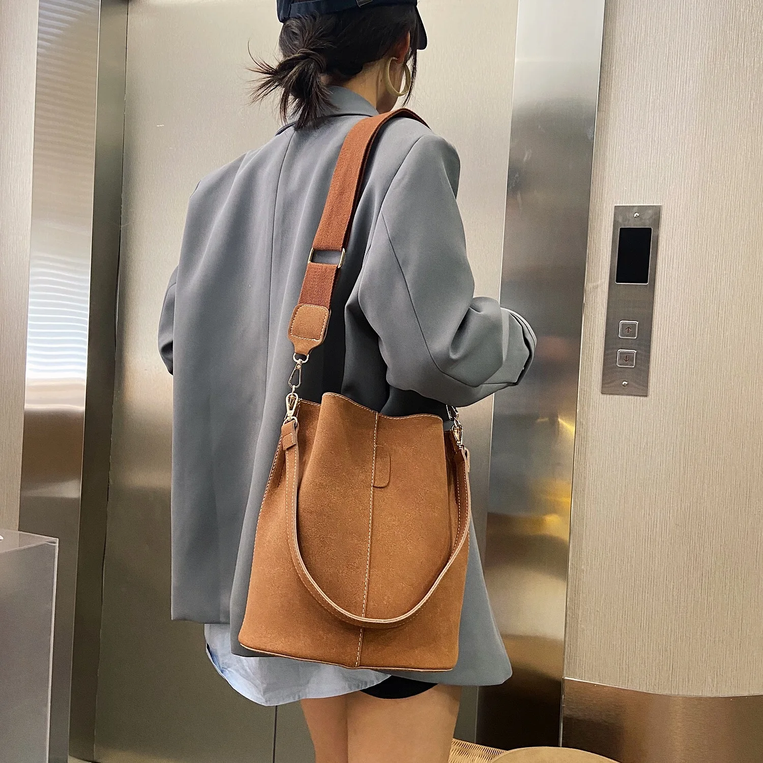 Vintage Nubuck Leather Shoulder Bags For Women Handbag Brand Designer Daily High Capacity Bucket Bag Casaul Crossbody Bags