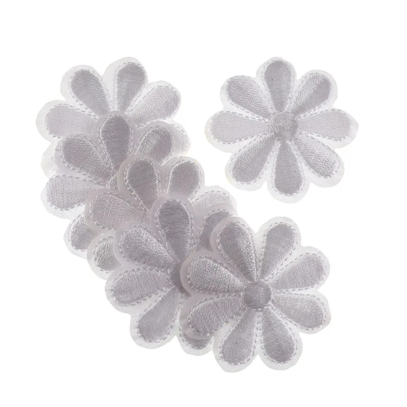 10Pcs Artificial Flower Embroidered Iron On Patches Badges Daisy Flowers Patch For Clothing Bag Jeans Hat Decoration 4.0cm