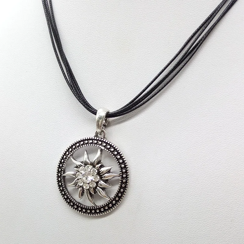 قلادة نسائية عتيقة ذات شكل دائري منحوتة من Edelweiss قلادة بحبل من حجر الراين التقليدي مجوهرات للبيع بالجملة #3