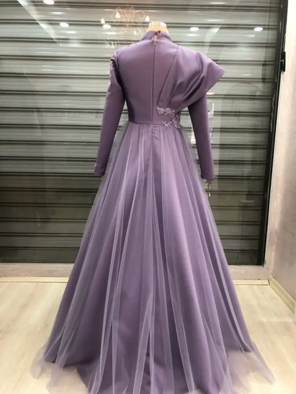 فستان حفلة موسيقية إسلامية بأكمام طويلة من Lilac 2021 من التل الساتان مزين برقبة عالية سهرة عربية سعودية رداء حفلات رسمي رداء De Soirée