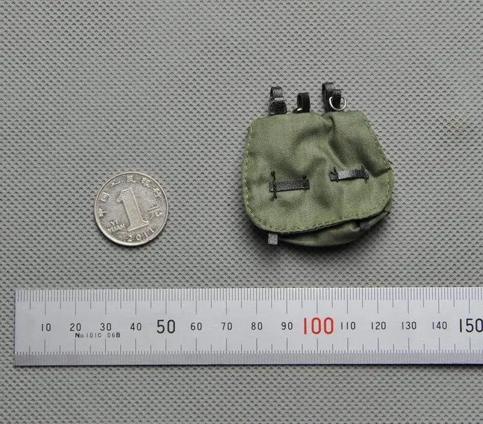 

1/6 Scale WWII Green Debris Bag Model for 12''Body DIY Accessories