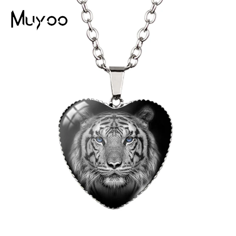 New Arrival Black White Jungle Animals Painting Bison Lion Tiger Leopard Wolf Giraffe Handmade Heart Necklace Hz3