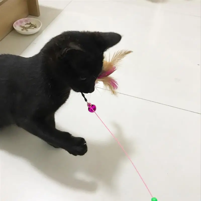 Juguete interactivo para gatos, varita de plumas con campana pequeña, jaula de ratón, juguete de plástico colorido Artificial, suministros de