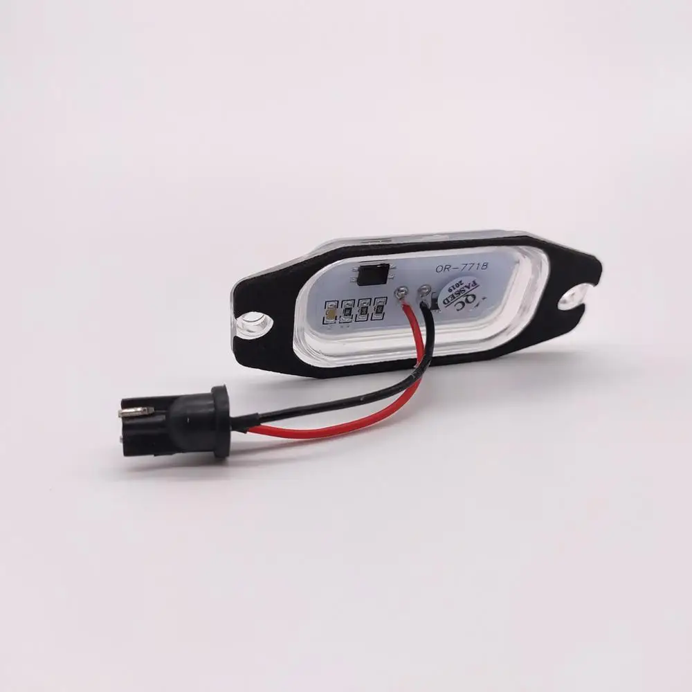 2Pcs For Toyota Prado 2010-2016 Clear Lens High Brightness White LED License Plate Light Number Plate Lamp