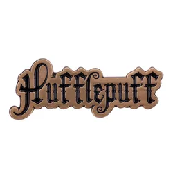 Hufflepuffスクリプトエナメルピンwizingworldフィルムバッジhwハウスプライドアクセサリー