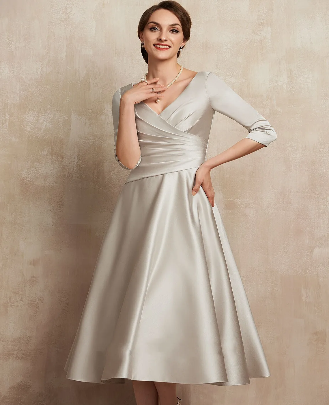 Elegant Champagne V-neck Tea-Length Mother of the Bride Dress Ruffles Satin Bridal Party Gown Customed Plus Size 2023