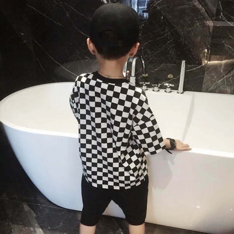 Children\'s summer short-sleeved boy T-shirt fashion black and white plaid stitching children\'s T-shirt casual soft boy clothes